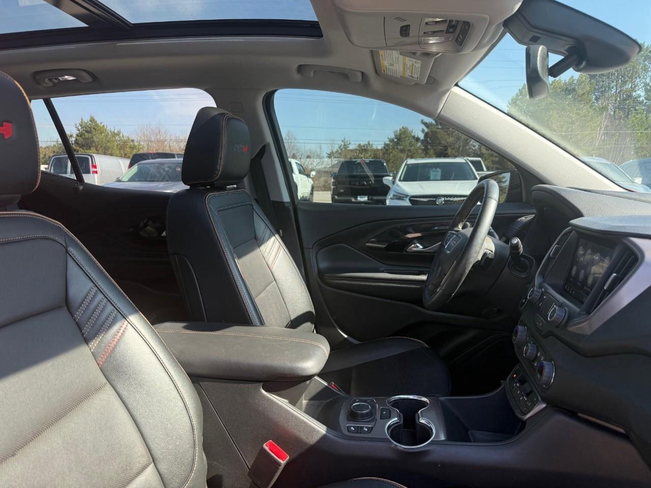 2024 GMC Terrain AT4 SUNROOF. ALL WEATHER MATS. LEATHER. Photo