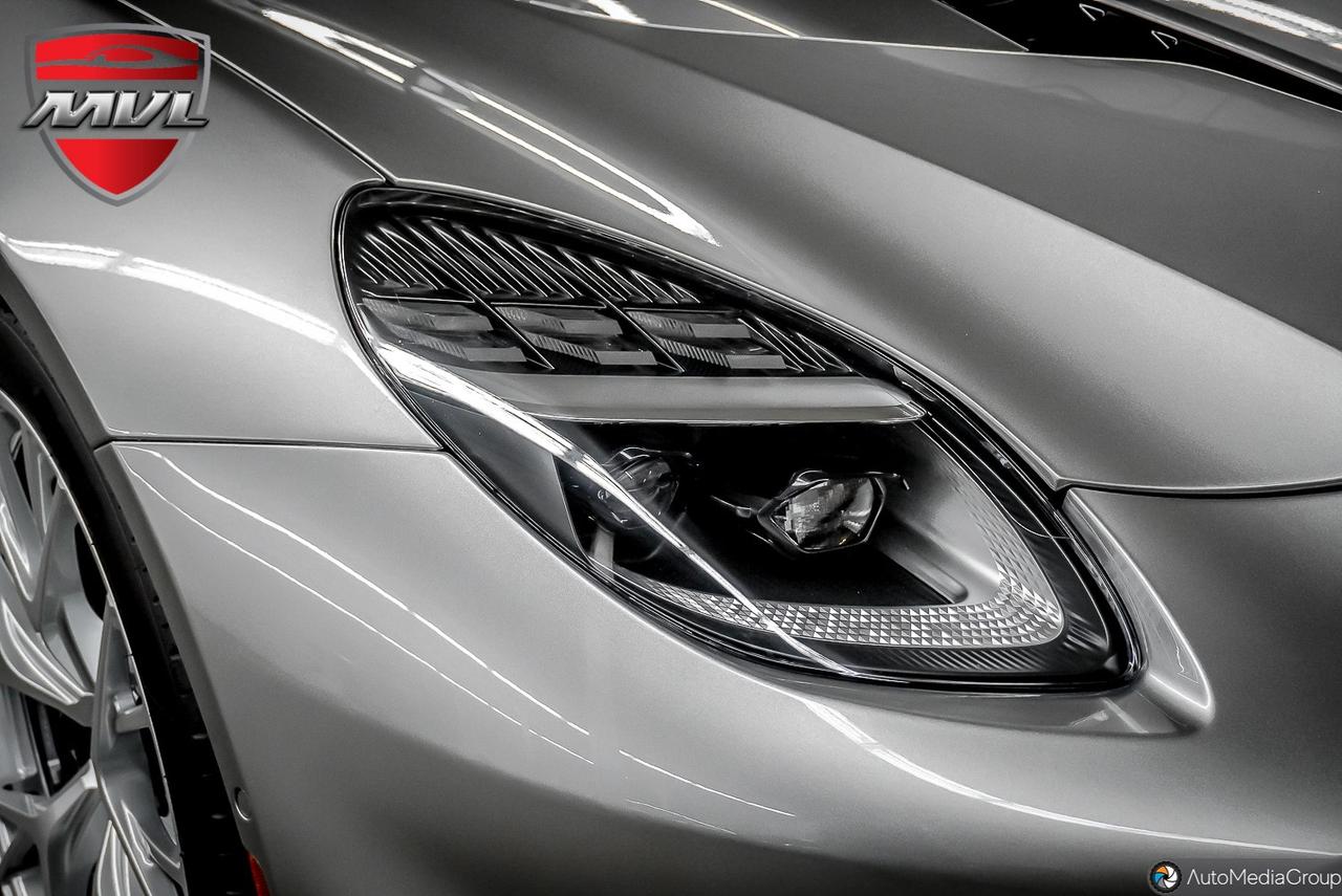 2025 Aston Martin Vanquish  Photo