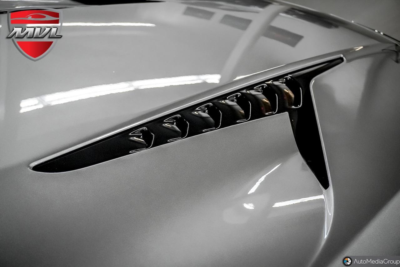 2025 Aston Martin Vanquish  Photo