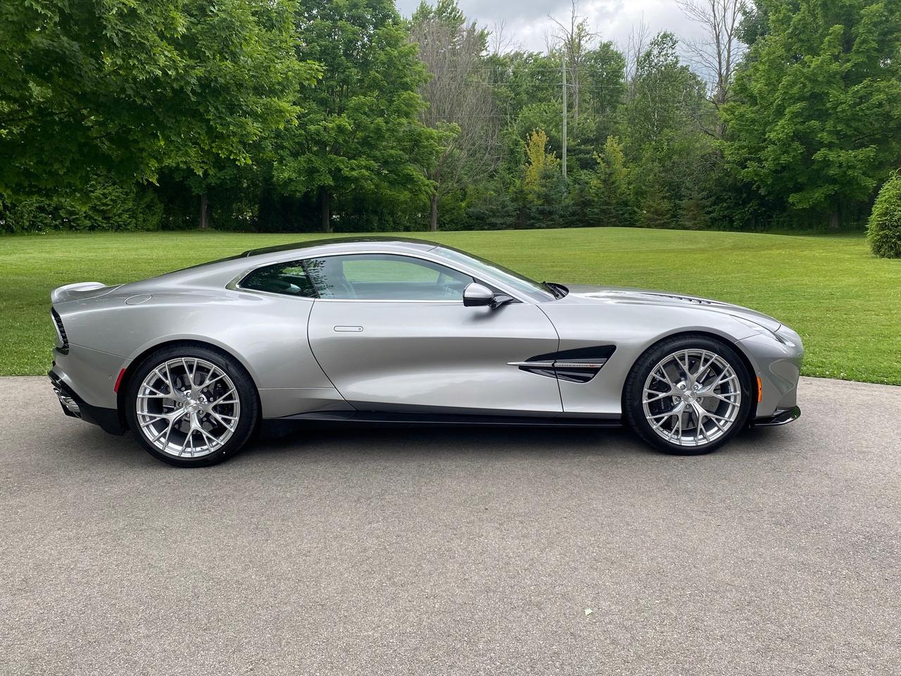 2025 Aston Martin Vanquish  Photo