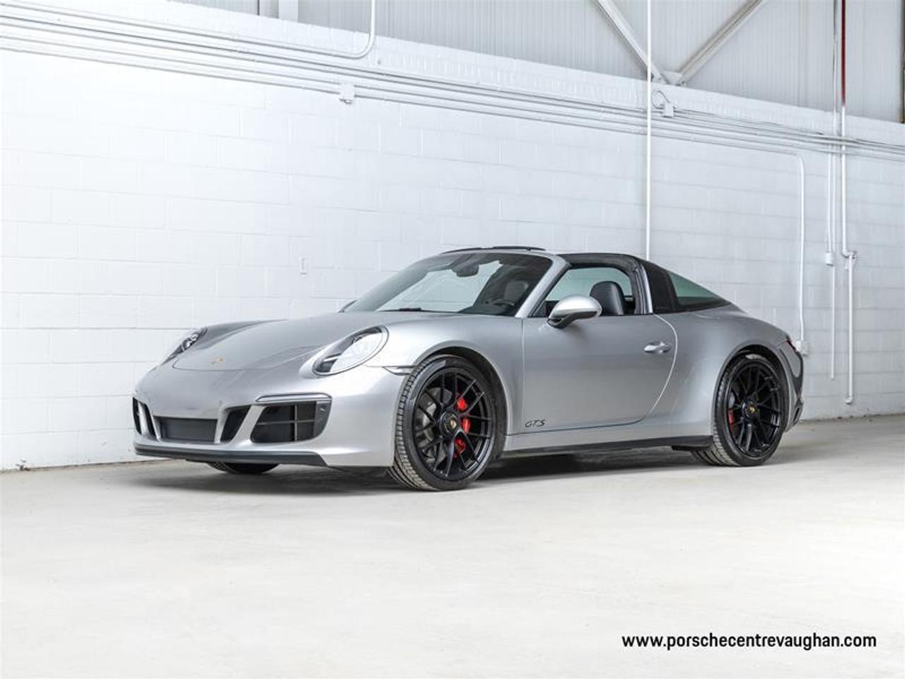 2019 Porsche 911  Photo0