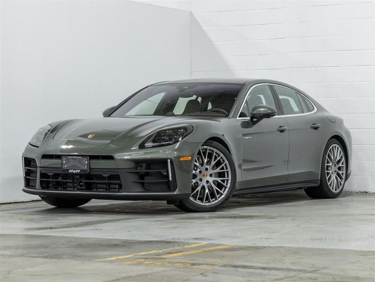 2026 Porsche Panamera  Photo