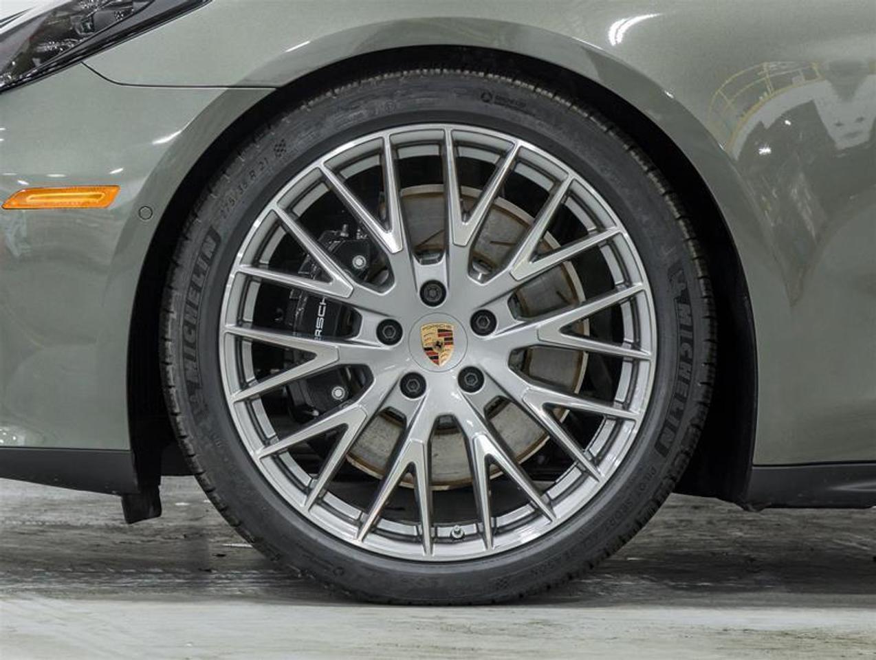 2026 Porsche Panamera  Photo