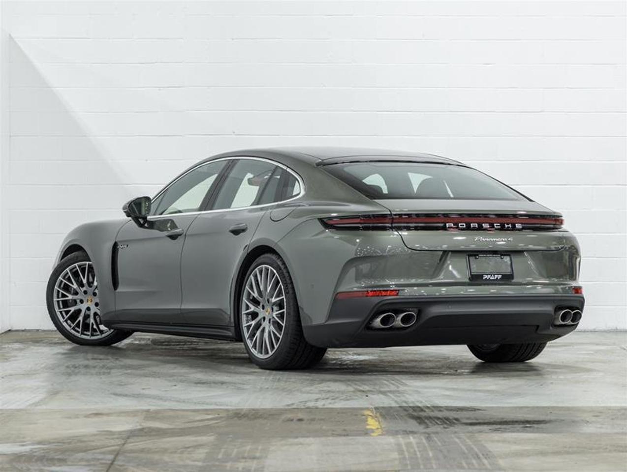 2026 Porsche Panamera  Photo