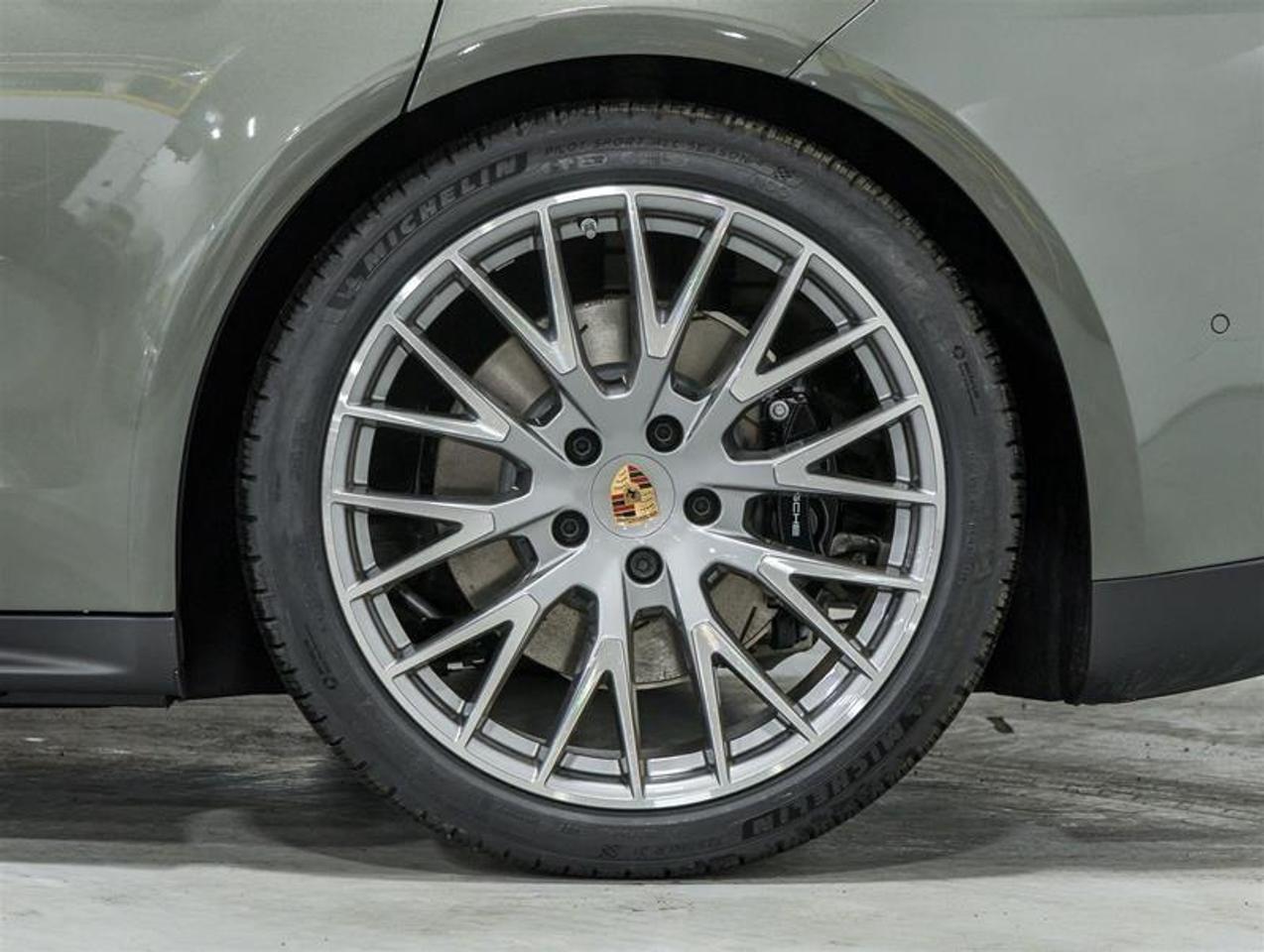 2026 Porsche Panamera  Photo