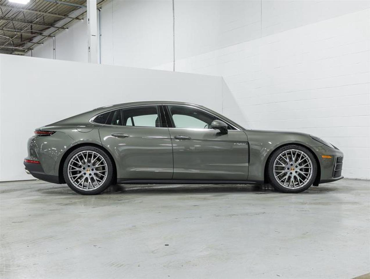 2026 Porsche Panamera  Photo