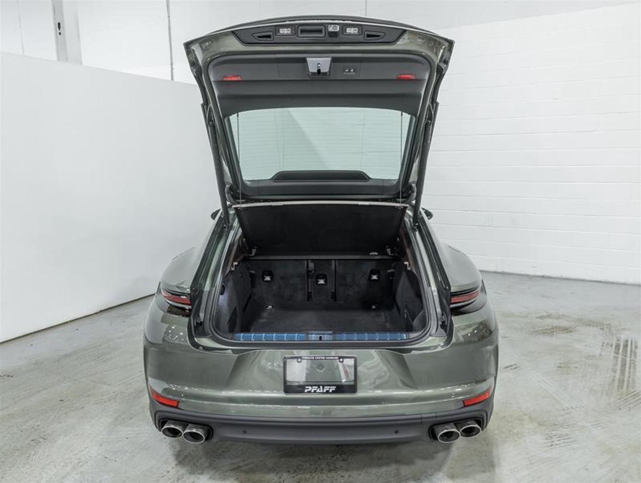 2026 Porsche Panamera  Photo