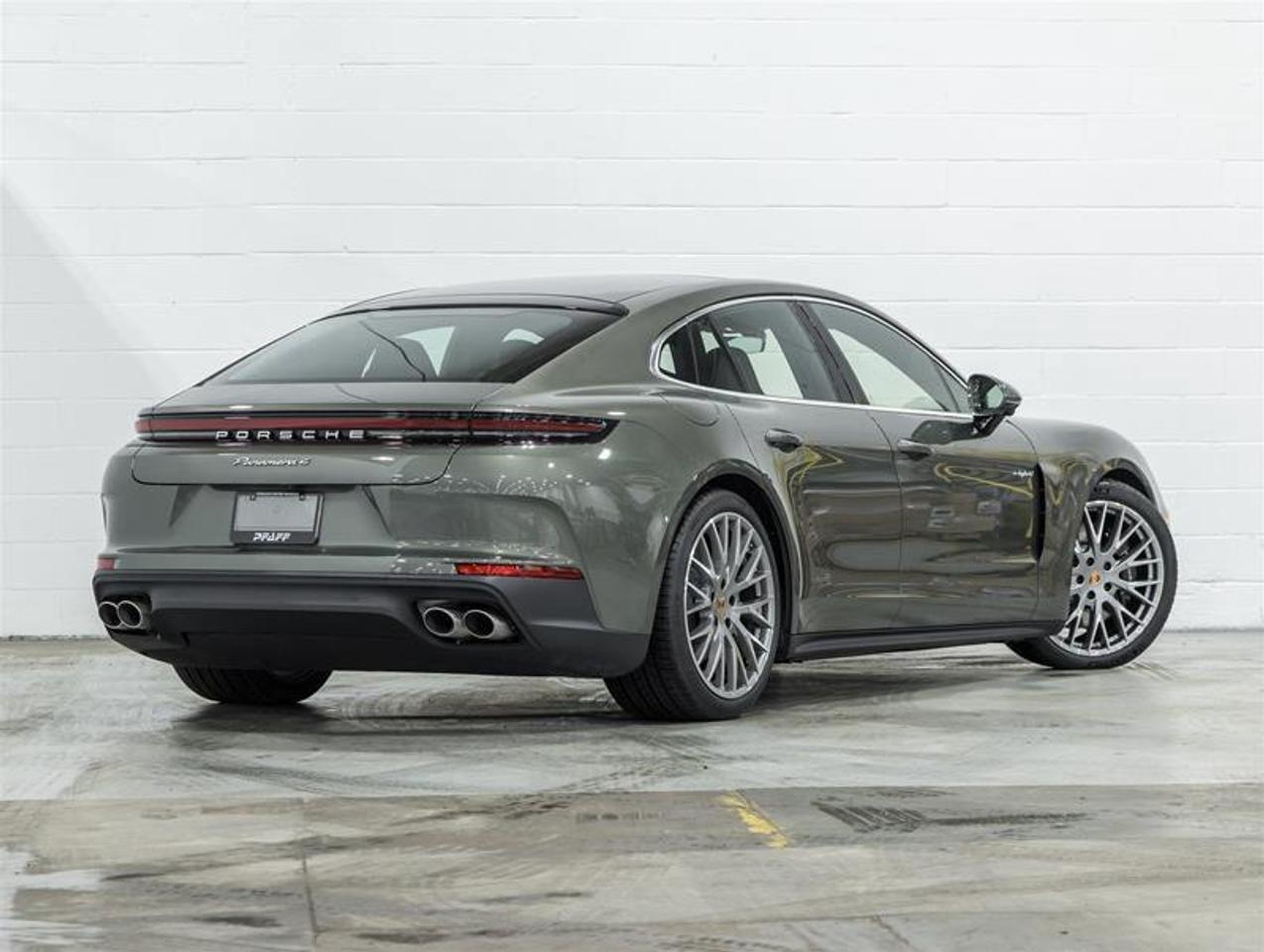 2026 Porsche Panamera  Photo