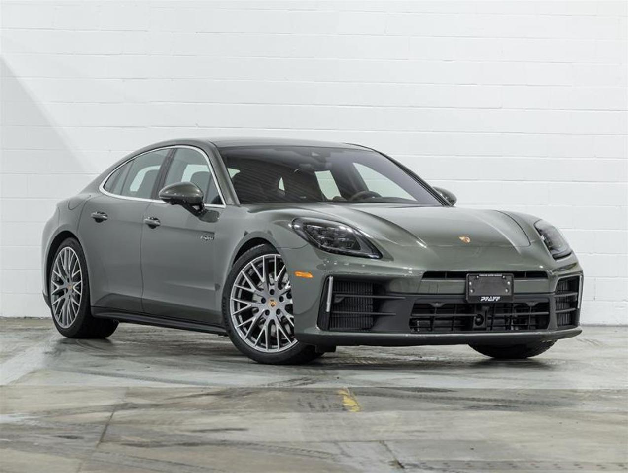 2026 Porsche Panamera  Photo
