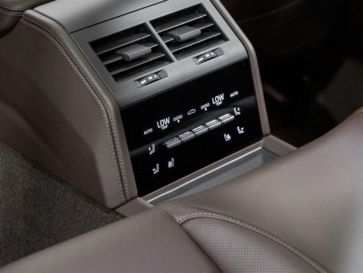 2026 Porsche Panamera  Photo