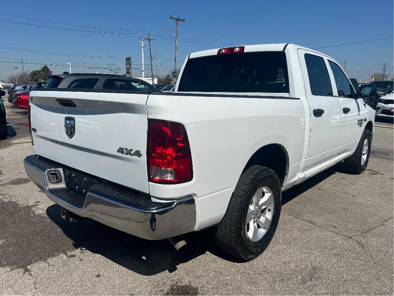 2023 RAM 1500 Classic SLT Crew 4x4 HEMI V8 *HITCH *PWR SEAT *LINER Photo