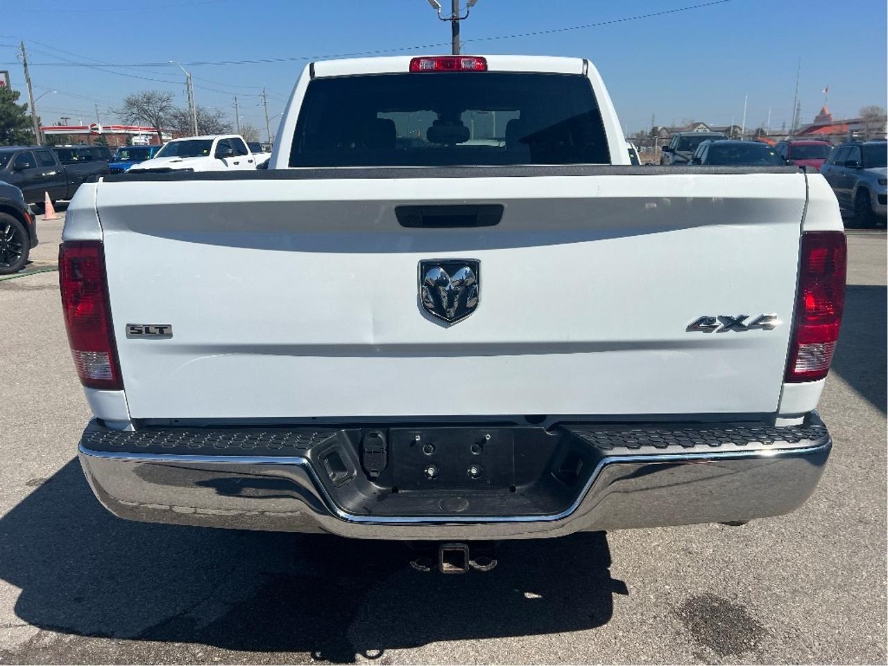 2023 RAM 1500 Classic SLT Crew 4x4 HEMI V8 *HITCH *PWR SEAT *LINER Photo