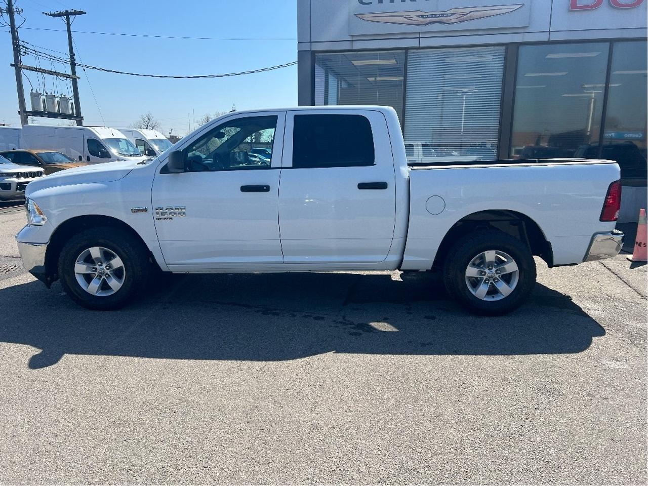 2023 RAM 1500 Classic SLT Crew 4x4 HEMI V8 *HITCH *PWR SEAT *LINER Photo