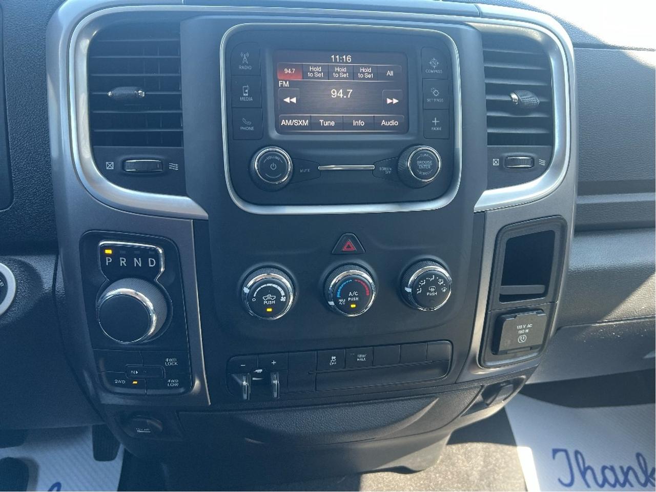 2023 RAM 1500 Classic SLT Crew 4x4 HEMI V8 *HITCH *PWR SEAT *LINER Photo