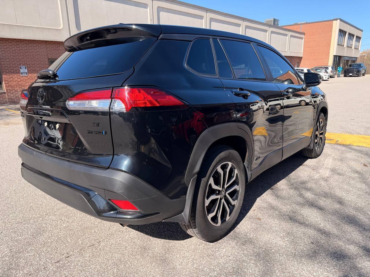 2024 Toyota Corolla Cross HYBRID SE AWD Photo