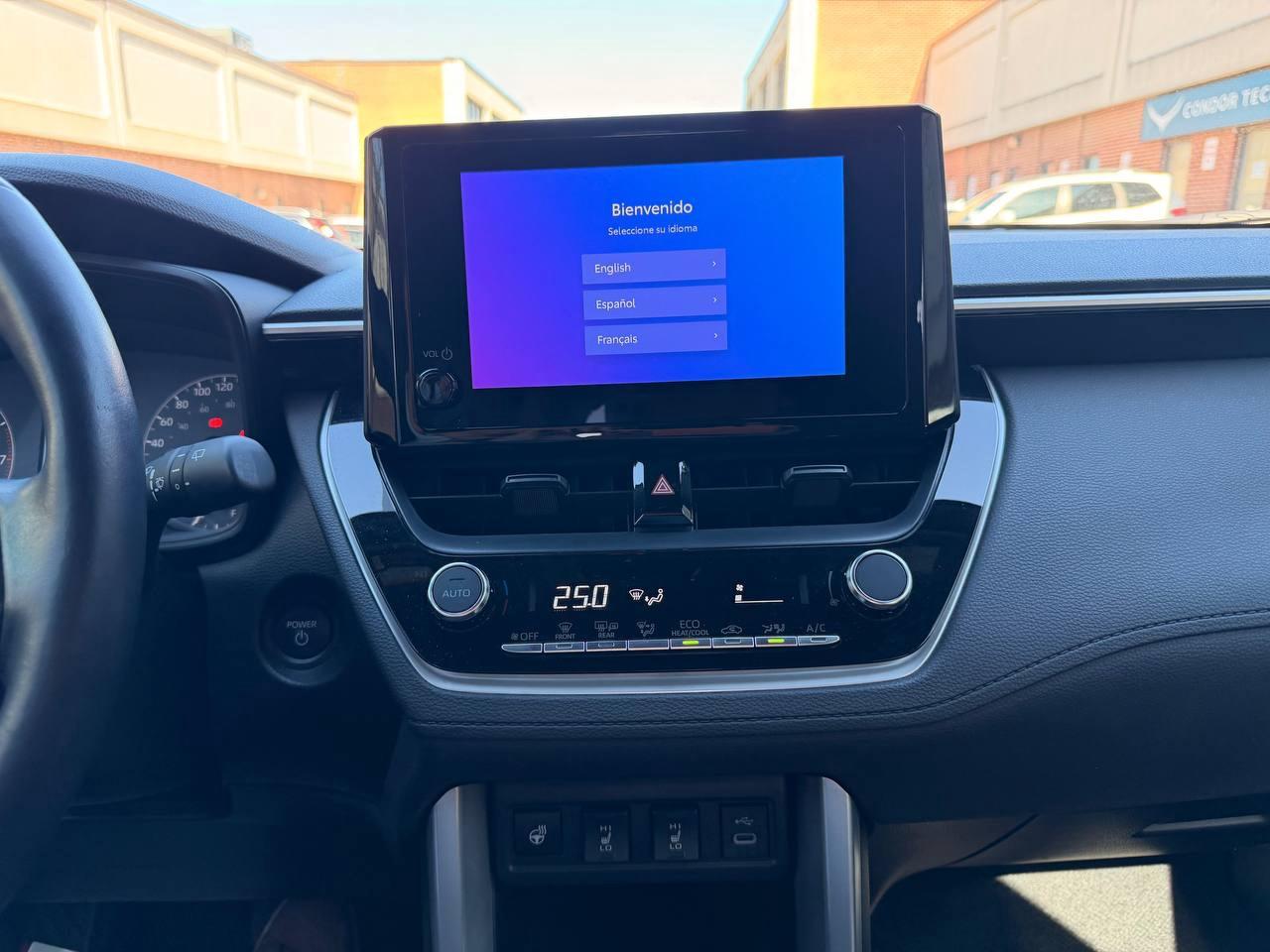 2024 Toyota Corolla Cross HYBRID SE AWD Photo