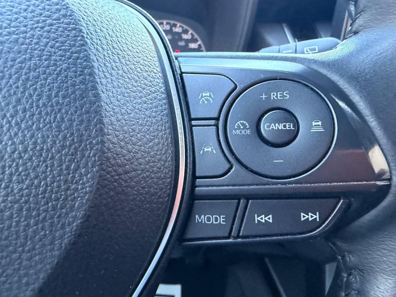 2024 Toyota Corolla Cross HYBRID SE AWD Photo