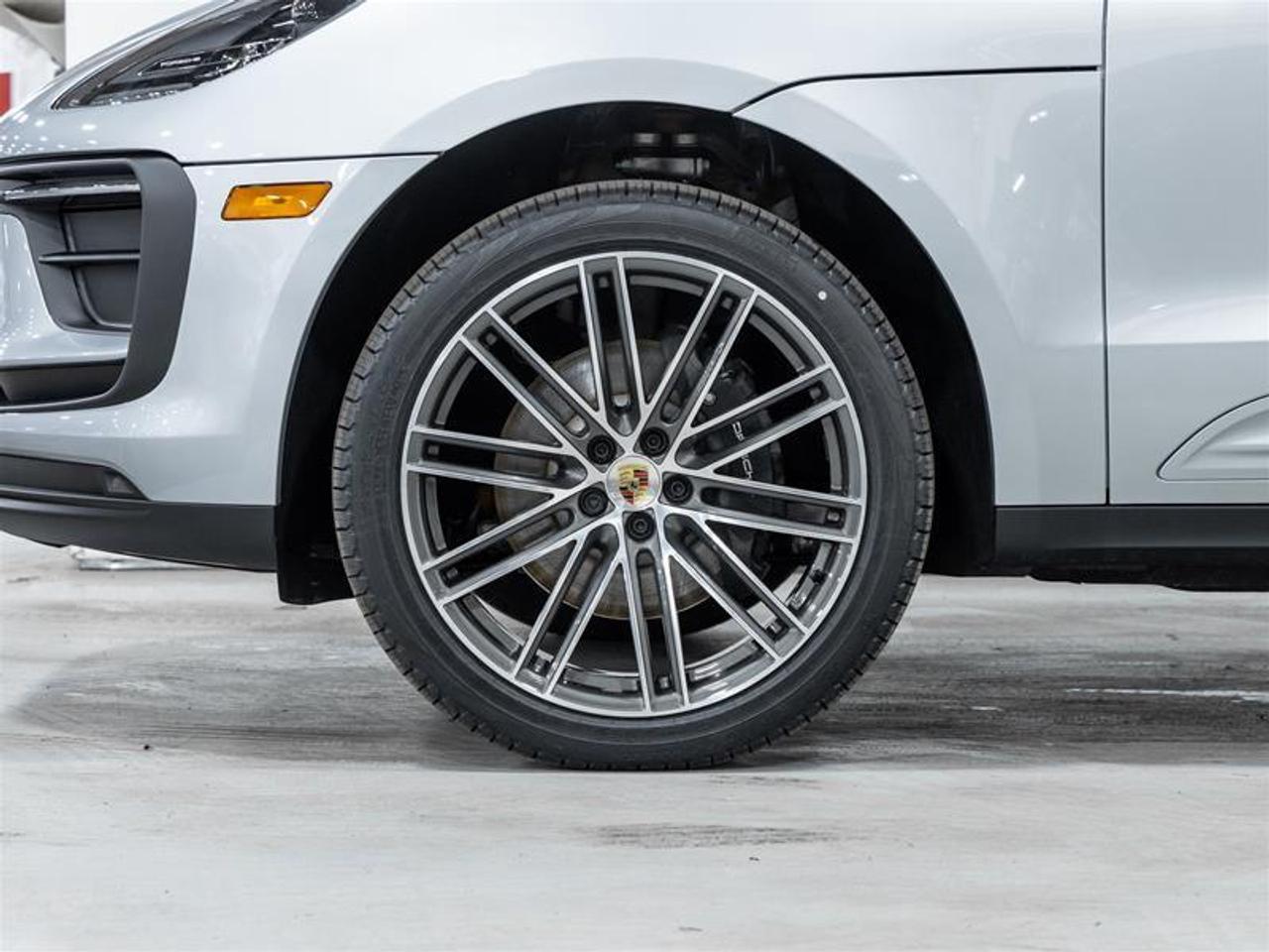 2026 Porsche Macan  Photo