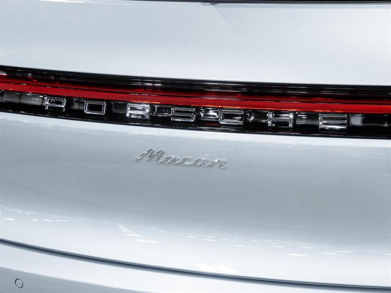 2026 Porsche Macan  Photo