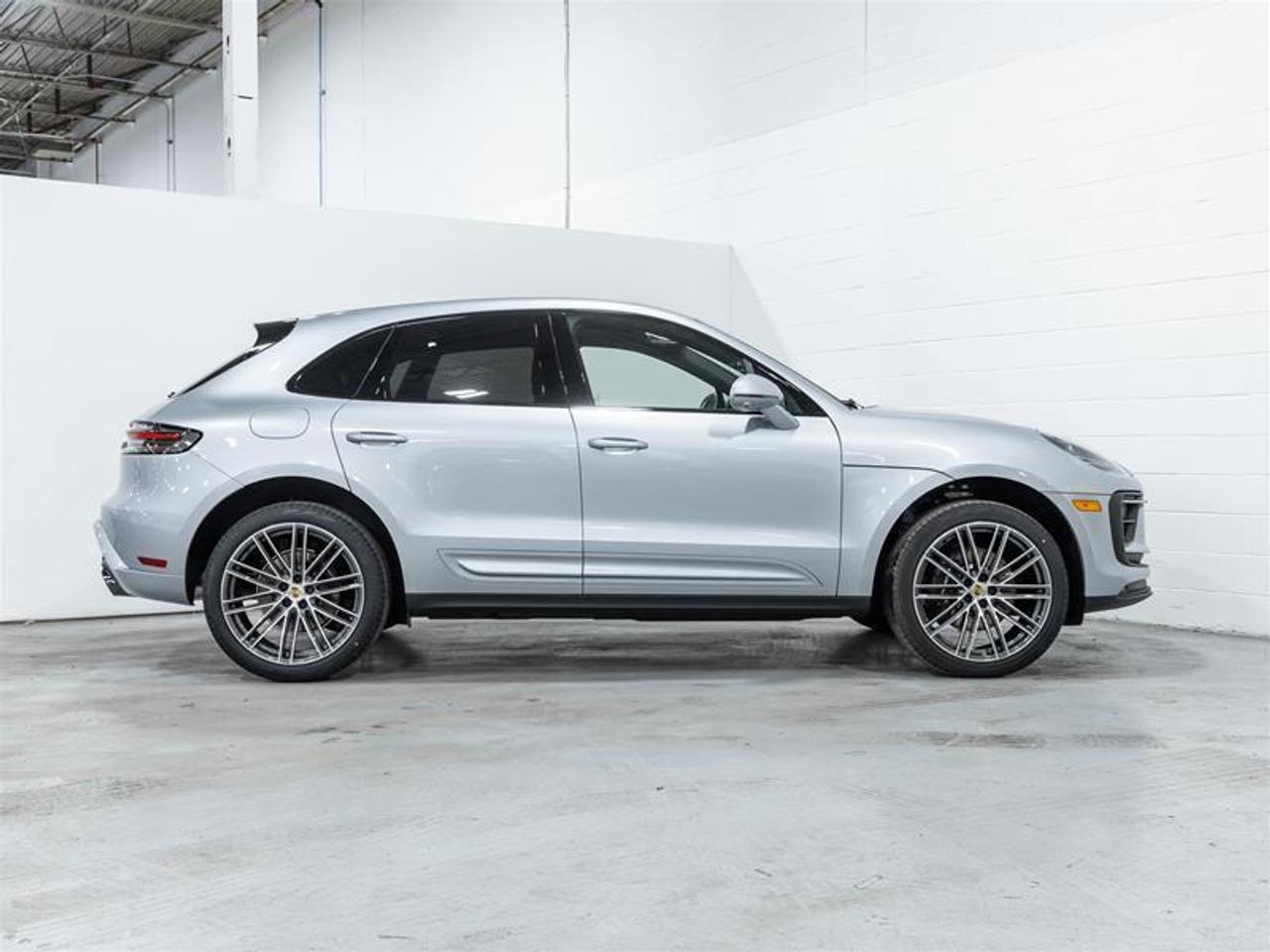 2026 Porsche Macan  Photo