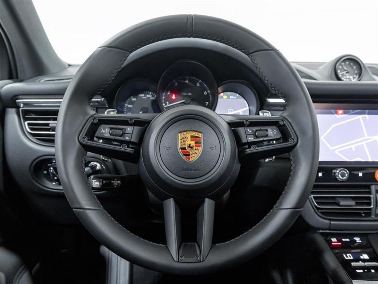 2026 Porsche Macan  Photo