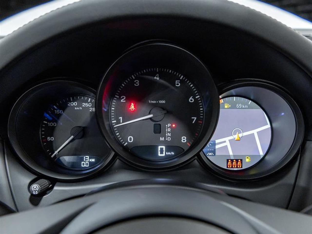 2026 Porsche Macan  Photo