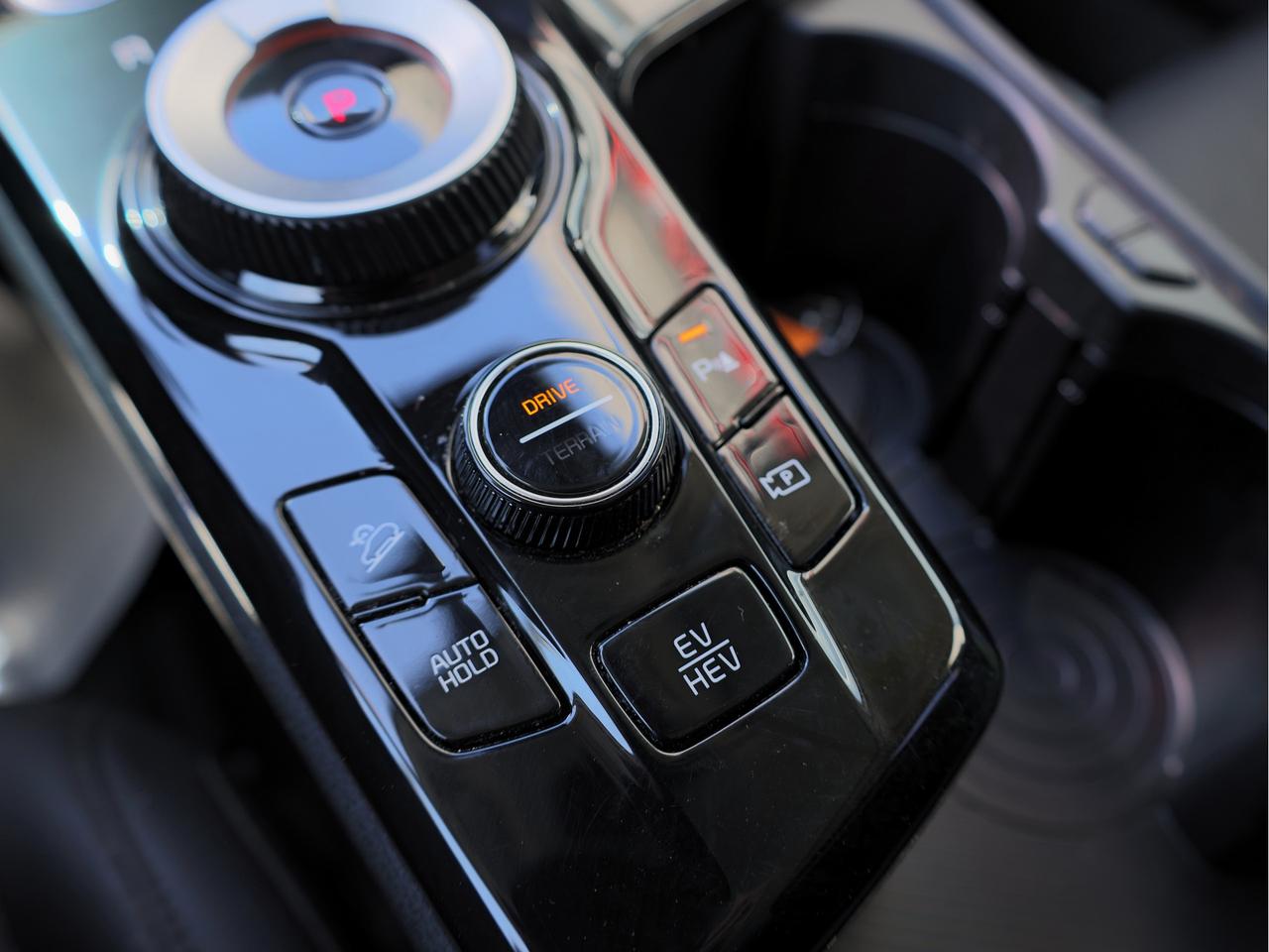 2024 Kia Sportage Plug-In Hybrid SX AWD   360 Camera   Premium Sound   Cooled Seat Photo