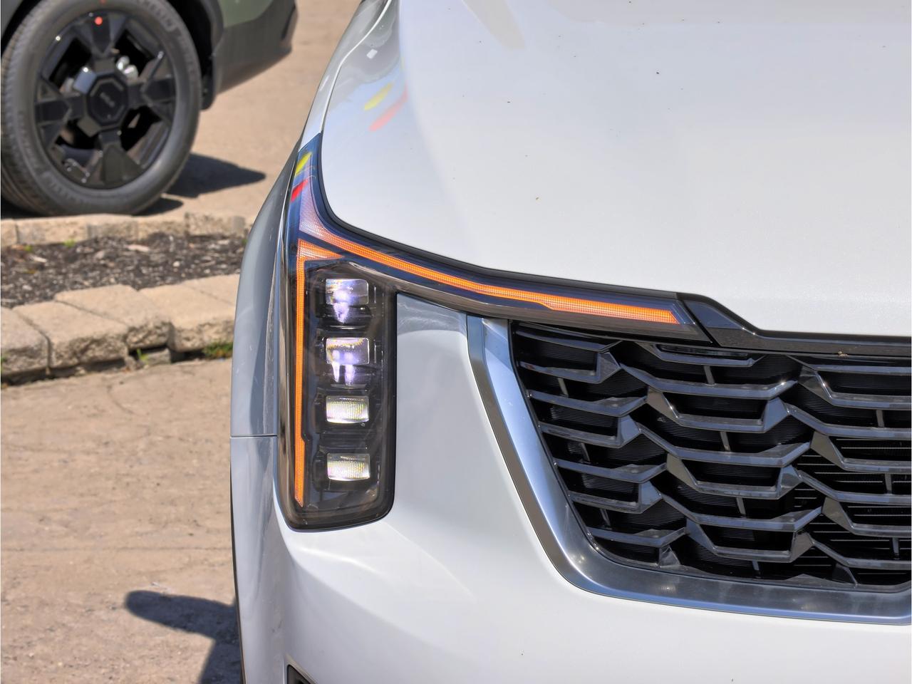 2025 Kia Sorento Plug-In Hybrid SX AWD Photo
