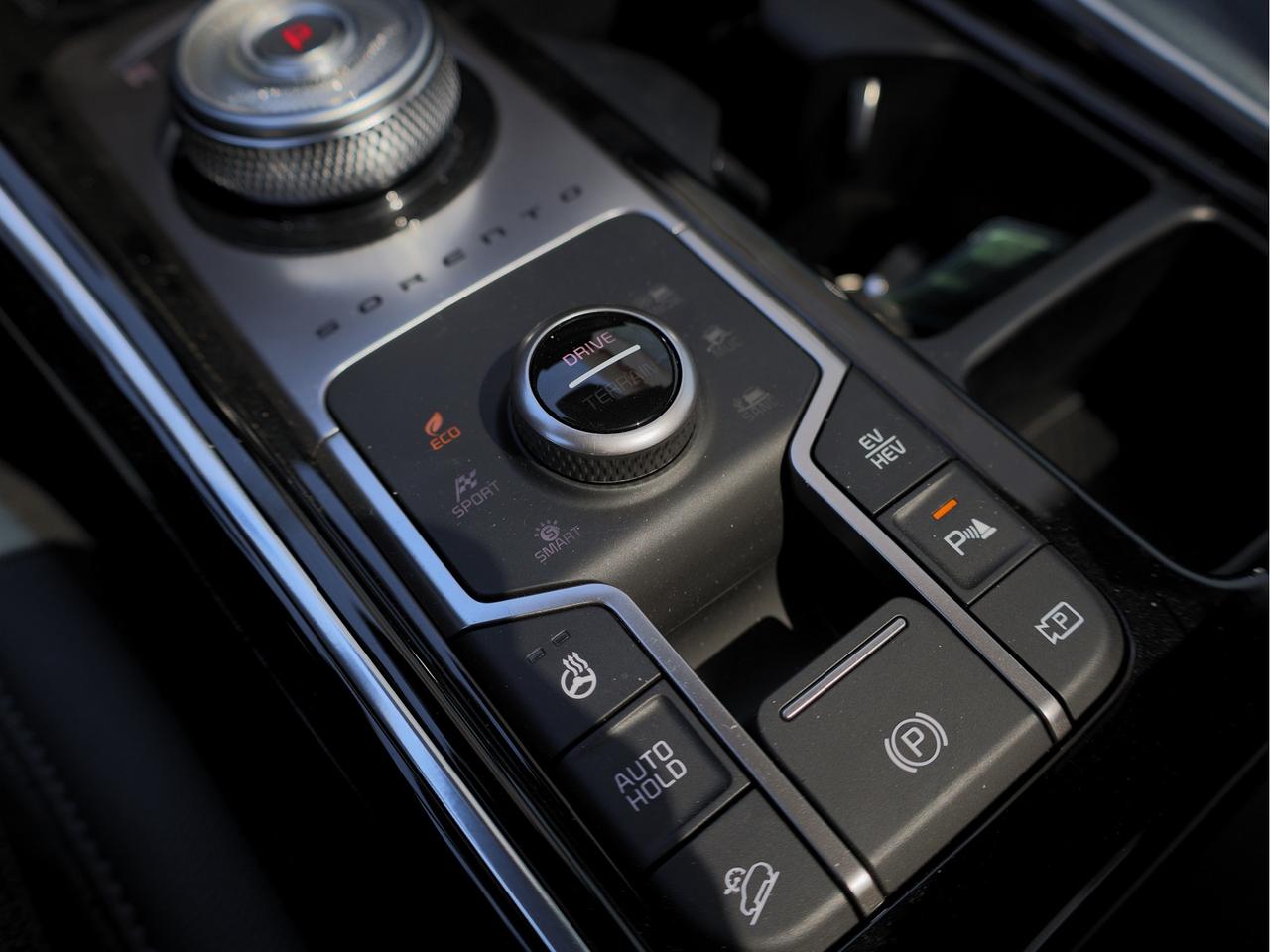 2025 Kia Sorento Plug-In Hybrid SX AWD Photo