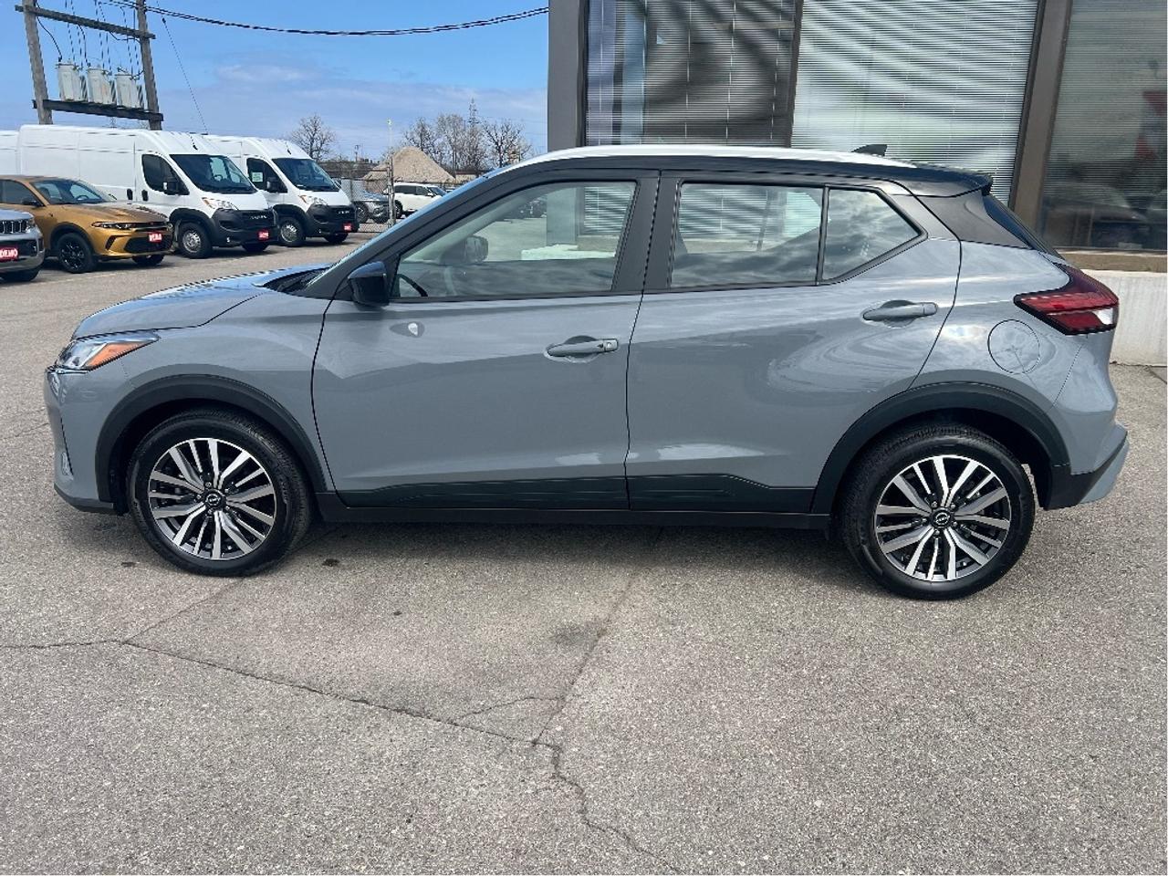 2024 Nissan Kicks SV FWD *CLEAN CARFAX *1 OWNER *LOW KMS Photo