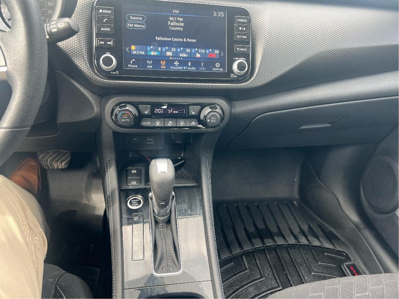 2024 Nissan Kicks SV FWD *CLEAN CARFAX *1 OWNER *LOW KMS Photo