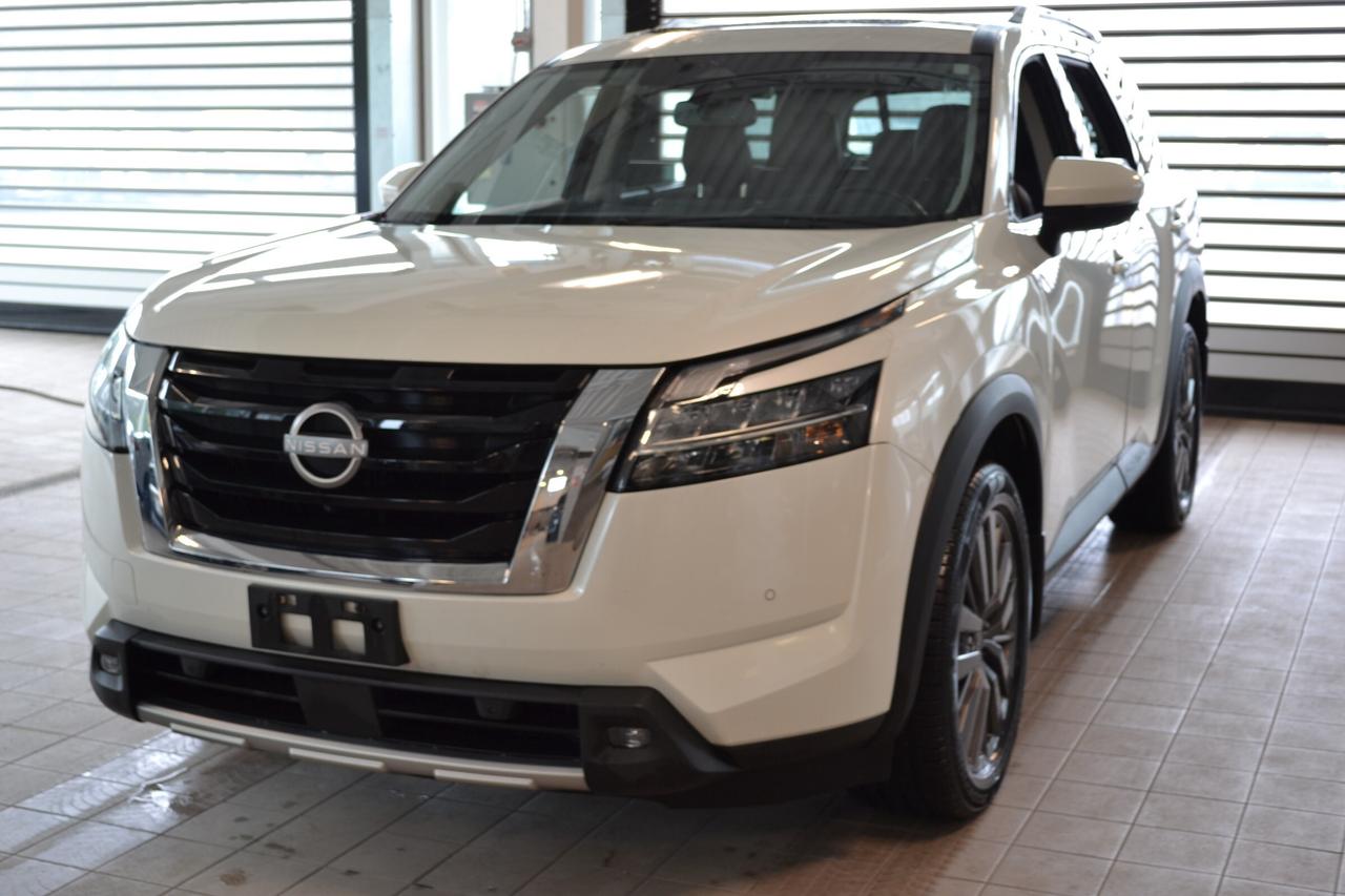2022 Nissan Pathfinder SL Photo