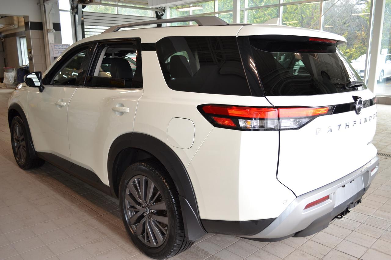 2022 Nissan Pathfinder SL Photo