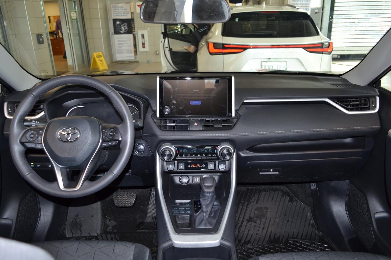 2024 Toyota RAV4 XLE Photo
