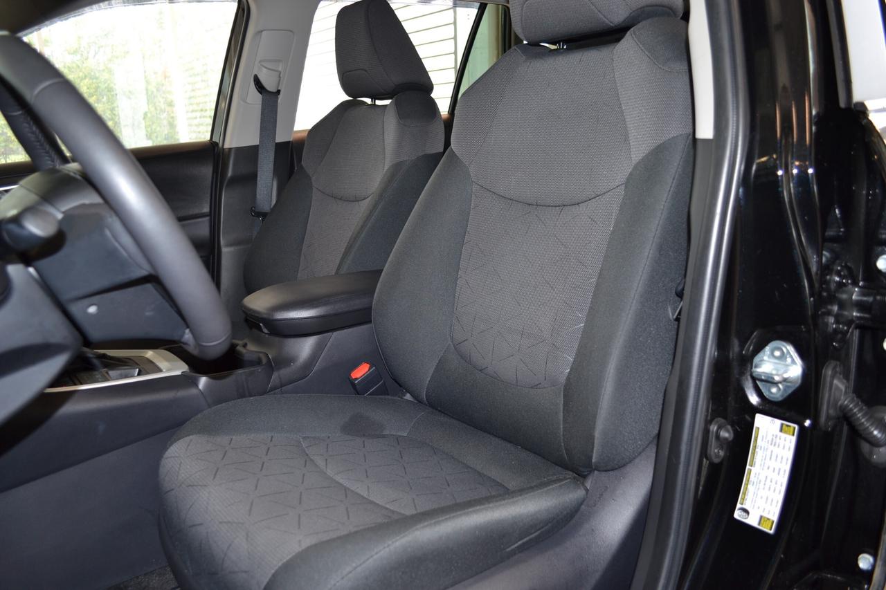 2024 Toyota RAV4 XLE Photo