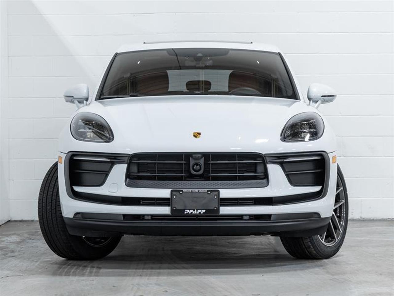 2026 Porsche Macan  Photo