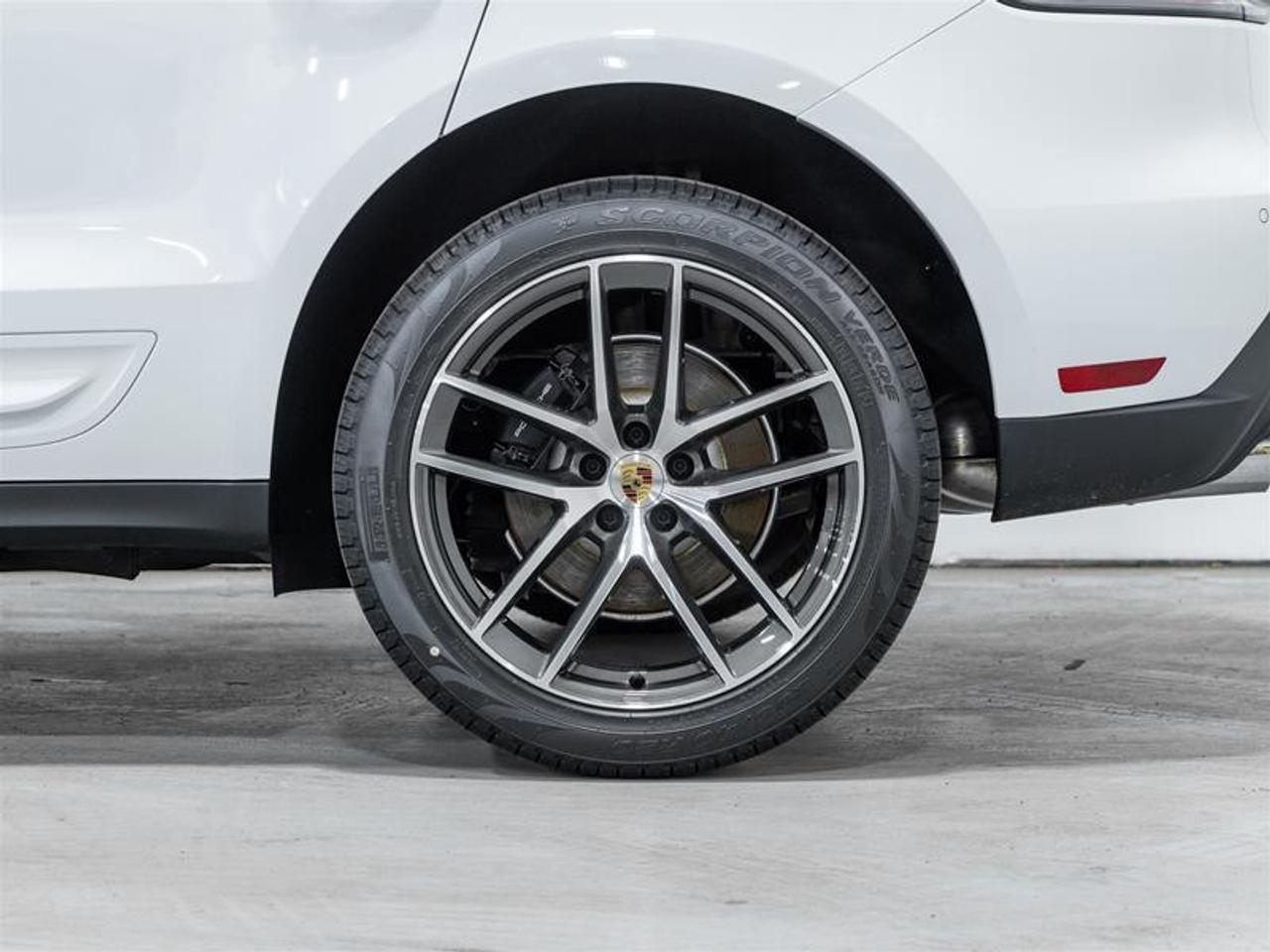 2026 Porsche Macan  Photo