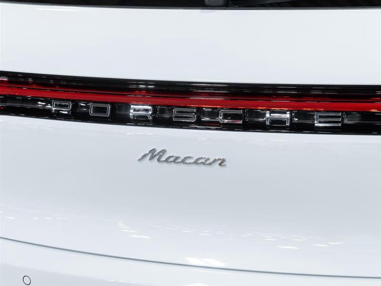 2026 Porsche Macan  Photo