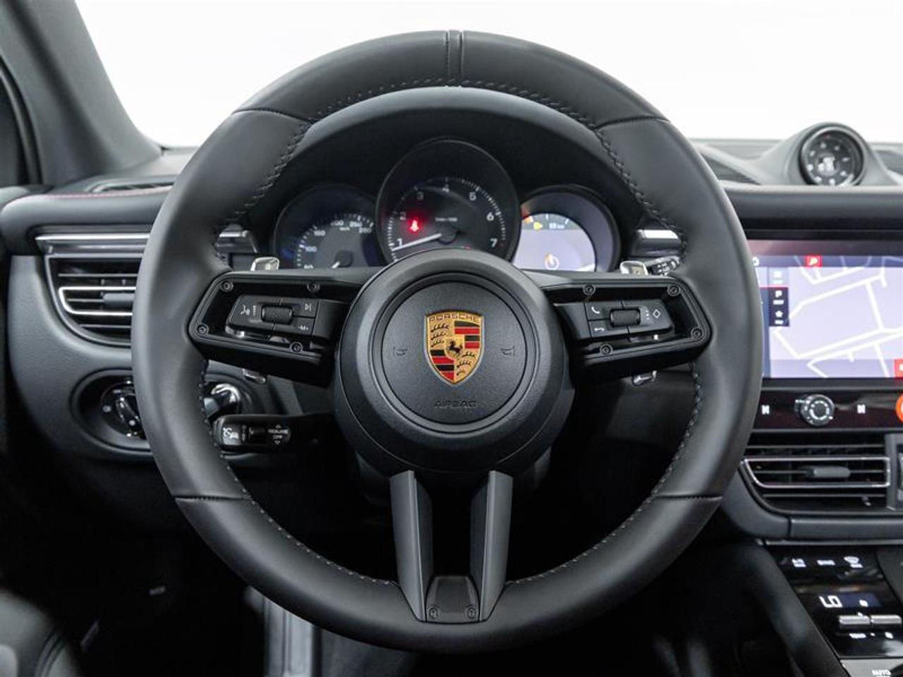 2026 Porsche Macan  Photo