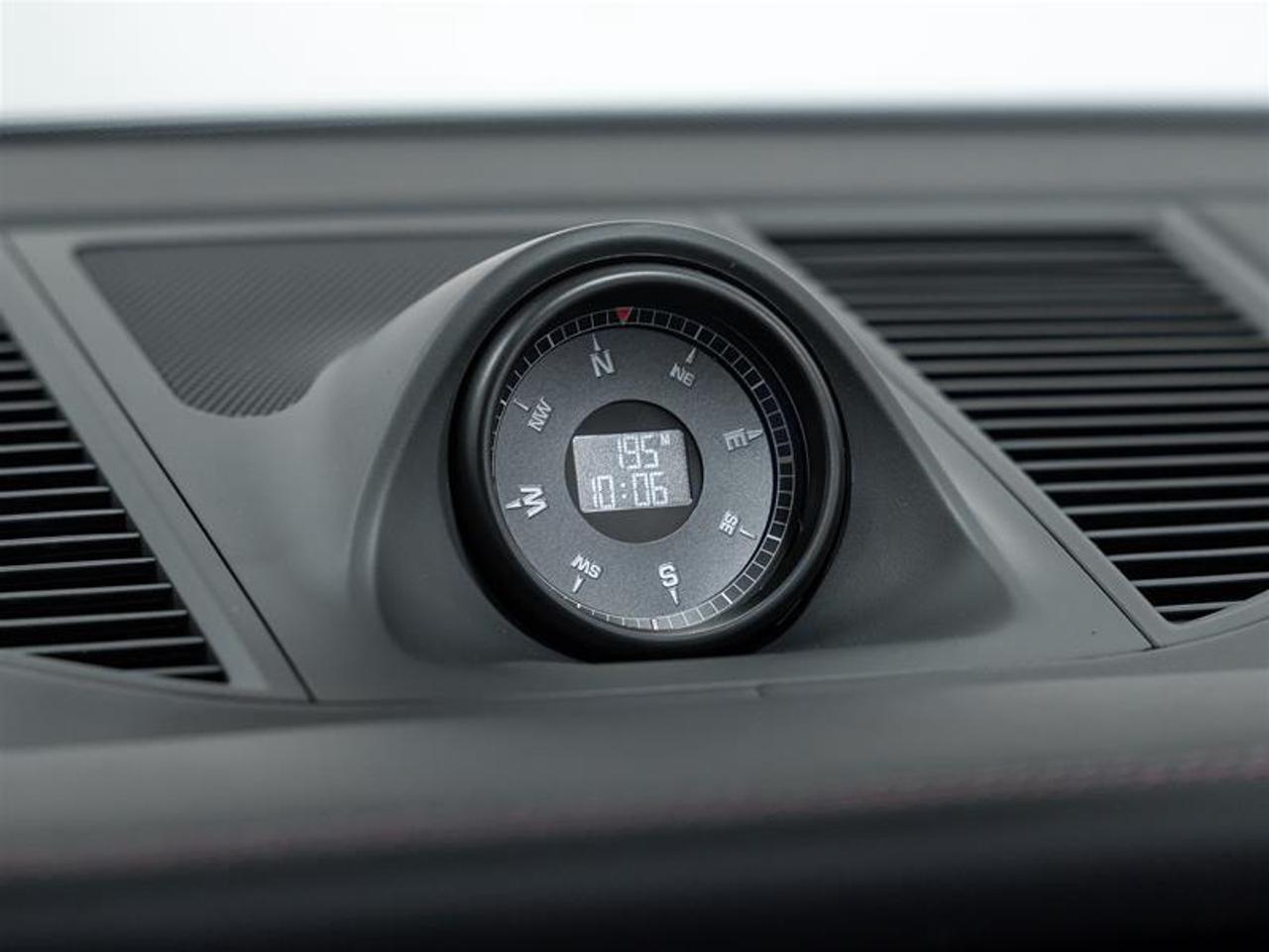 2026 Porsche Macan  Photo