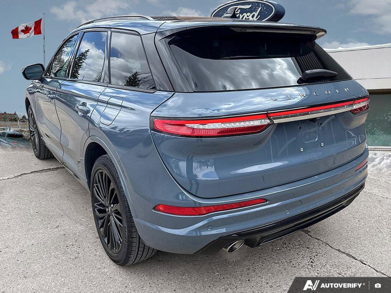 2023 Lincoln Corsair Reserve   201A   HTD STEER WHEEL   MOONROOF Photo4