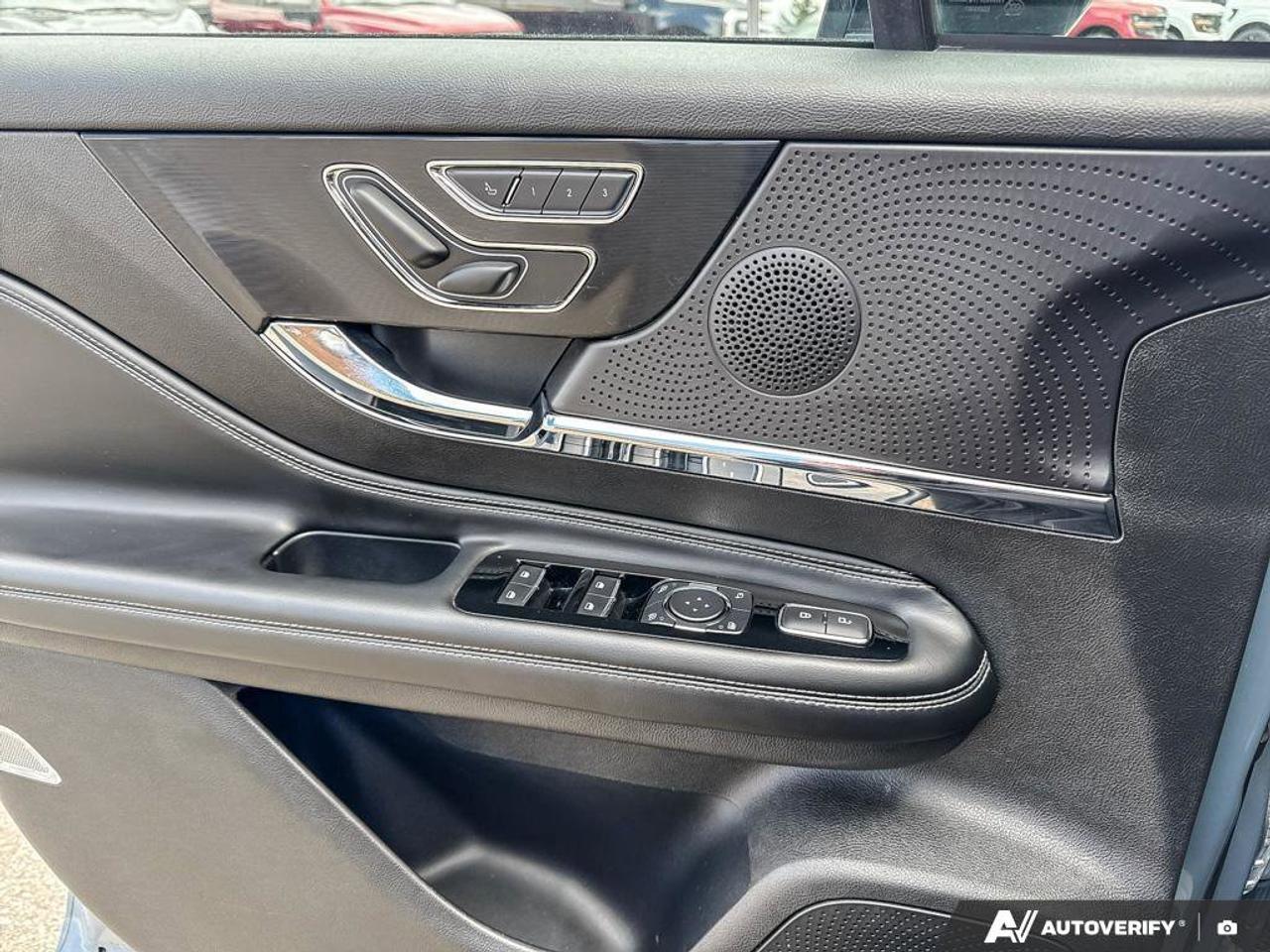 2023 Lincoln Corsair Reserve   201A   HTD STEER WHEEL   MOONROOF Photo