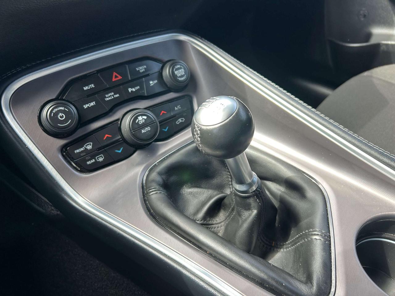 2022 Dodge Challenger Super Rare Manual Transmission R/T Photo