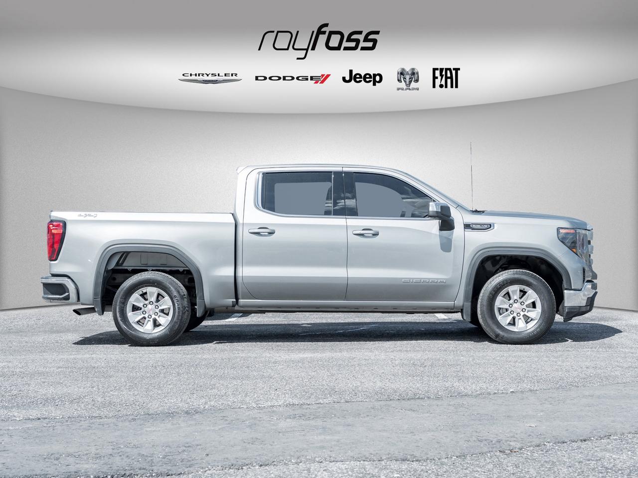 2024 GMC Sierra 1500 4WD SLE   Clean Carfax   EZ-Lift Tailgate Photo