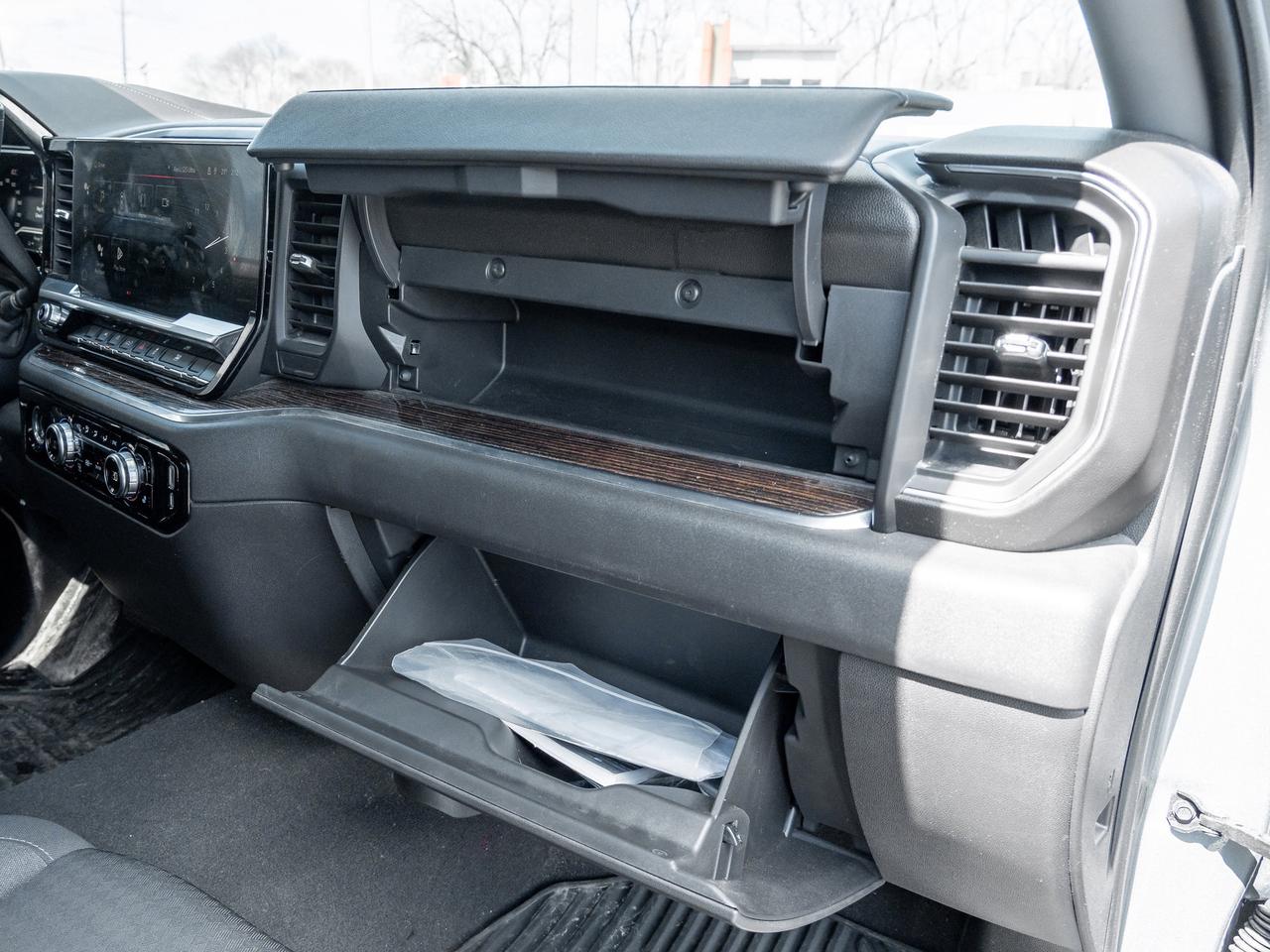 2024 GMC Sierra 1500 4WD SLE   Clean Carfax   EZ-Lift Tailgate Photo