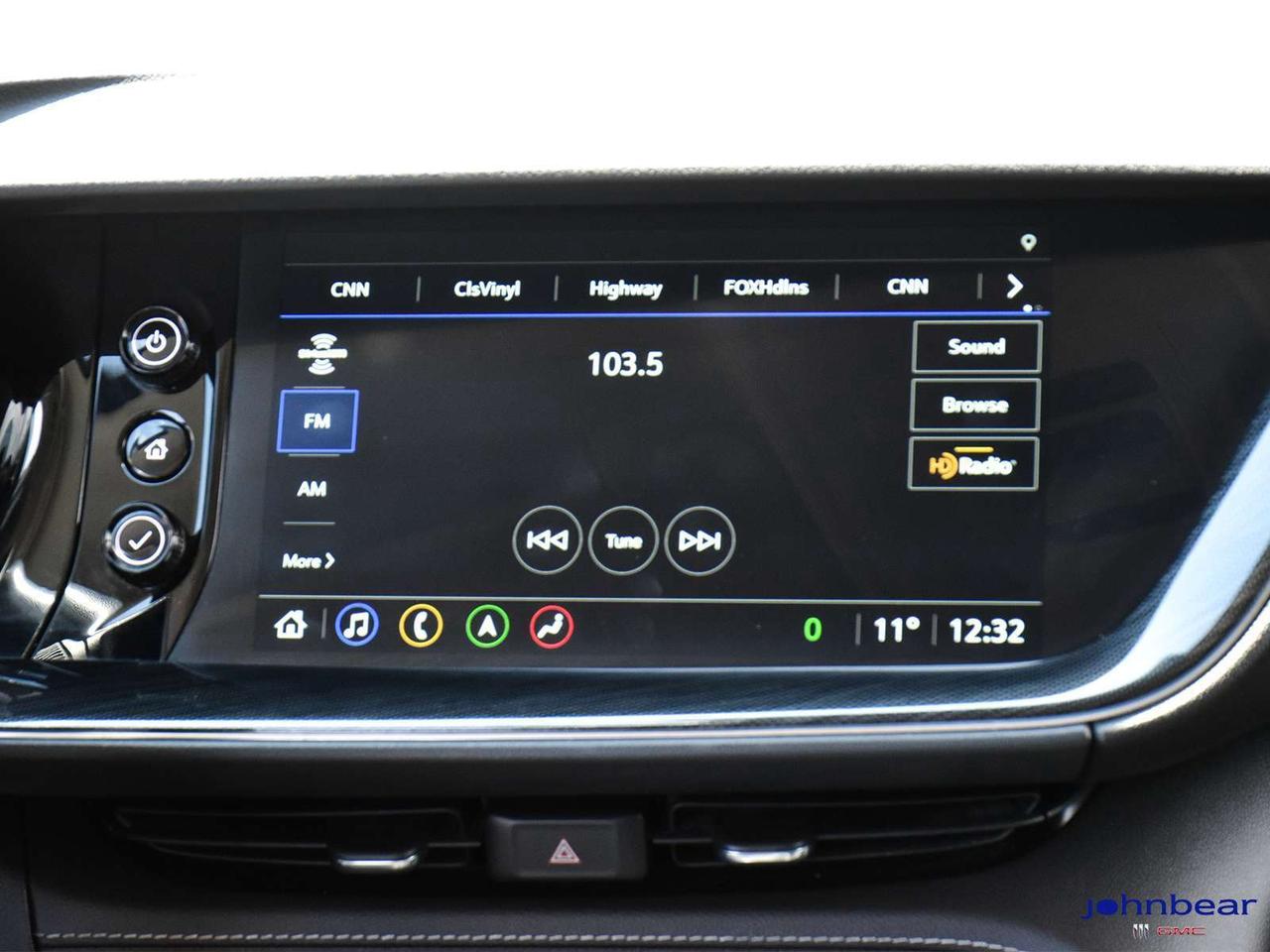 2022 Buick Envision Essence Photo