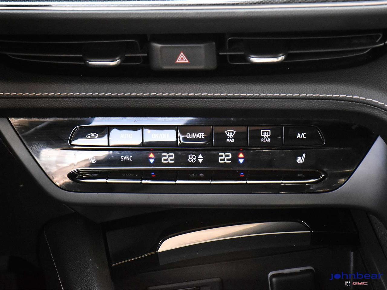 2022 Buick Envision Essence Photo