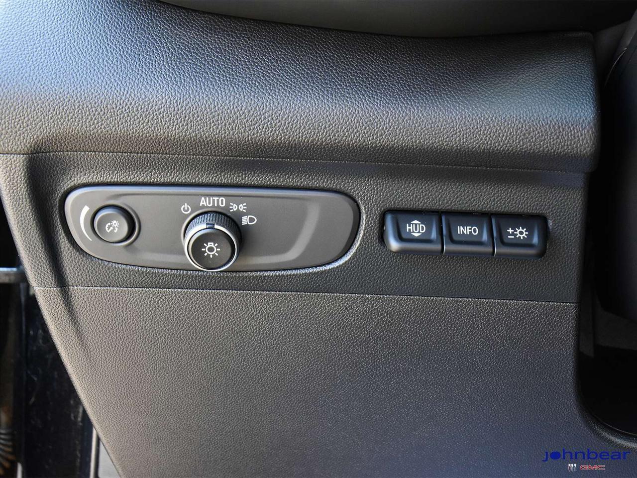 2022 Buick Envision Essence Photo