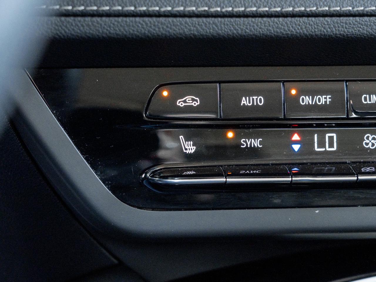 2023 Buick Envision AWD Essence   Clean Carfax   Heated Memory Seats Photo