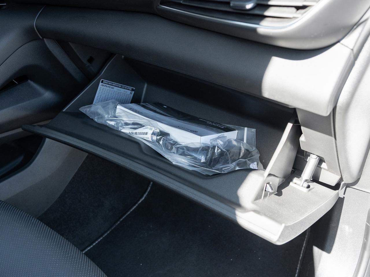 2023 Buick Envision AWD Essence   Clean Carfax   Heated Memory Seats Photo